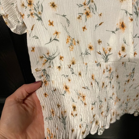 Crop top floral shirt - Picture 2 of 3